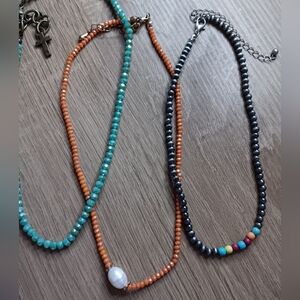 3 Choker/short necklaces